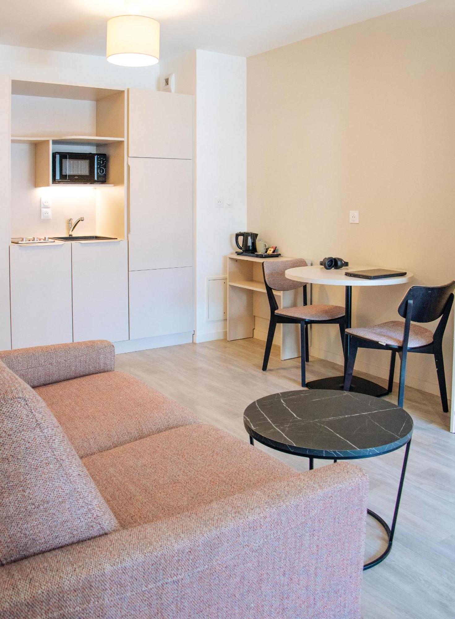 Appart hôtel Résidence Intergénérationnelle De *
